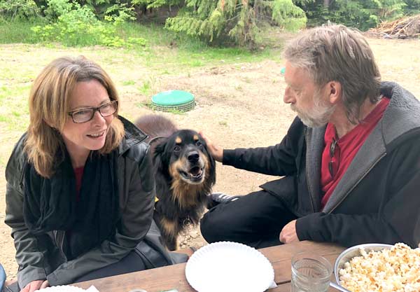 Stewie and Allensong visit Tripawds HQ